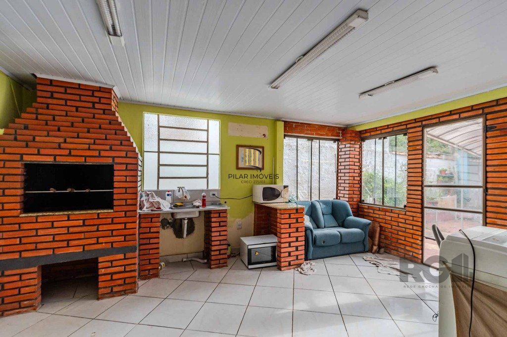 Casa 3 dormitórios no bairro Medianeira