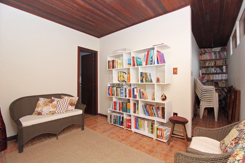 Casa para Venda - 150m², 4 dormitórios, sendo 1 suites, 3 vagas - Nonoai