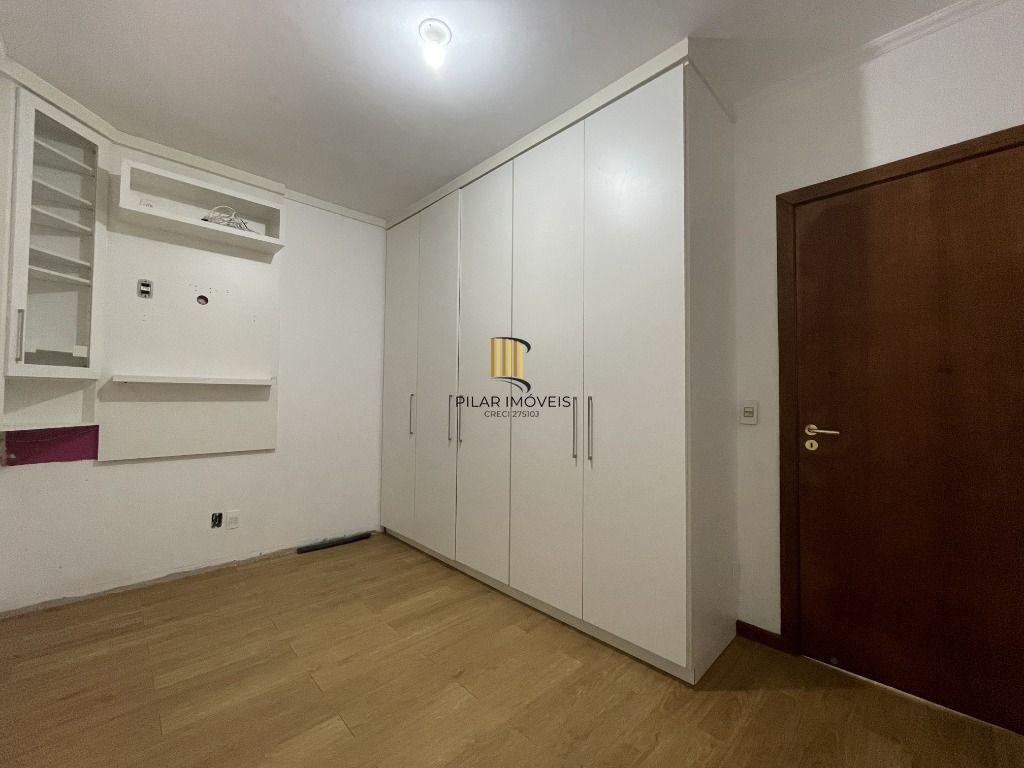 Casa 6 dormitórios no bairro Partenon
