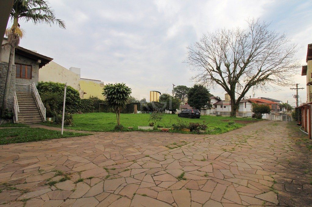 Casa para Venda - 840m², 7 dormitórios, sendo 3 suites, 8 vagas - Medianeira