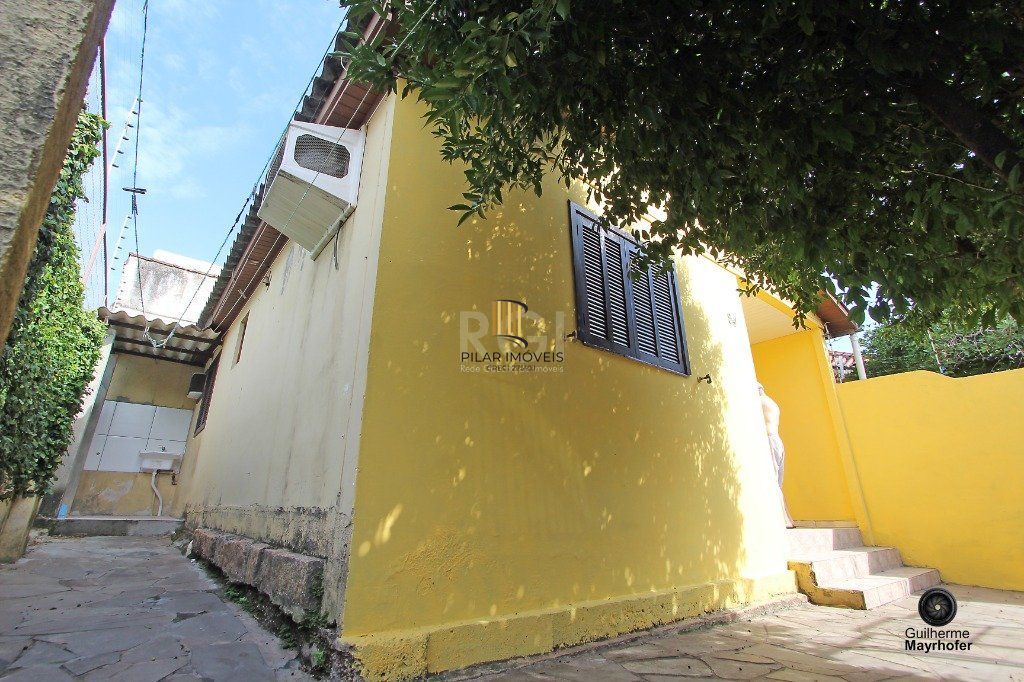 Casa para Venda - 150m², 2 dormitórios, 2 vagas - Nonoai