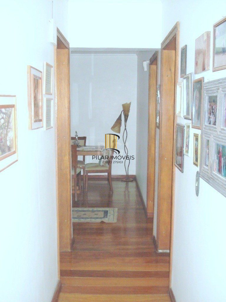 Casa para Venda - 500m², 6 dormitórios, sendo 2 suites, 4 vagas - Glória