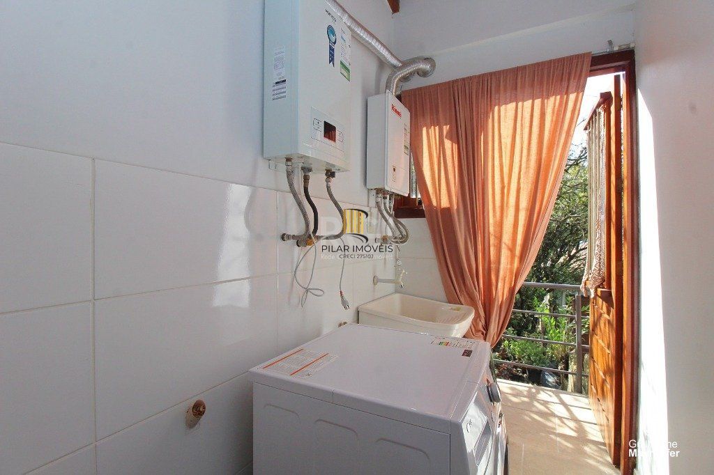Casa para Venda - 212m², 3 dormitórios, 2 vagas - Medianeira