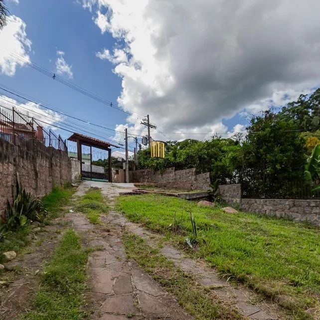 Casa à Venda na Rua da Gruta – 241,99m² – Próxima ao Hospital Divina Providência