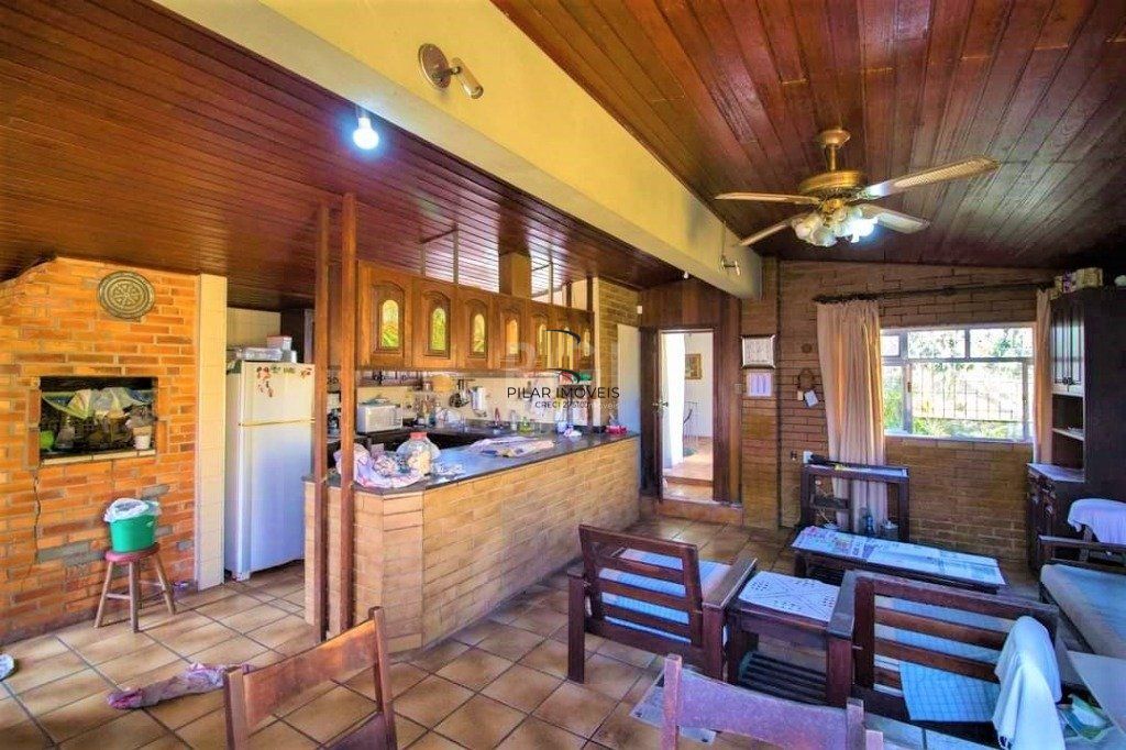 Casa para Venda - 287m², 3 dormitórios, sendo 2 suites, 4 vagas - Nonoai