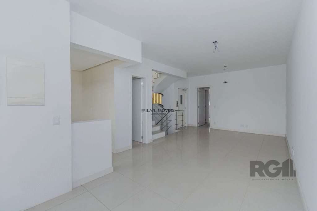 Excelente casa em condomínio de 251m² com 3 suítes e elevador!