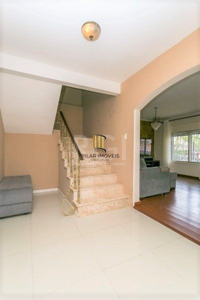 Casa para Venda - 238.35m², 4 dormitórios, sendo 1 suites, 2 vagas - Nonoai