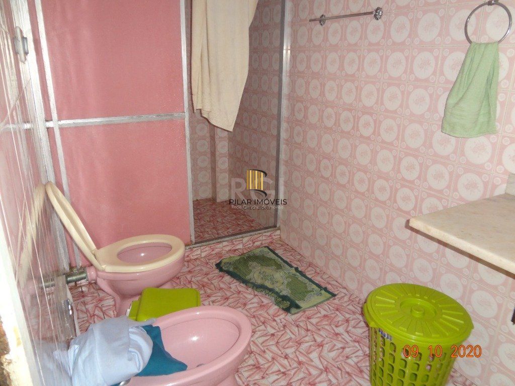 Casa para Venda - 250m², 3 dormitórios,  - Medianeira