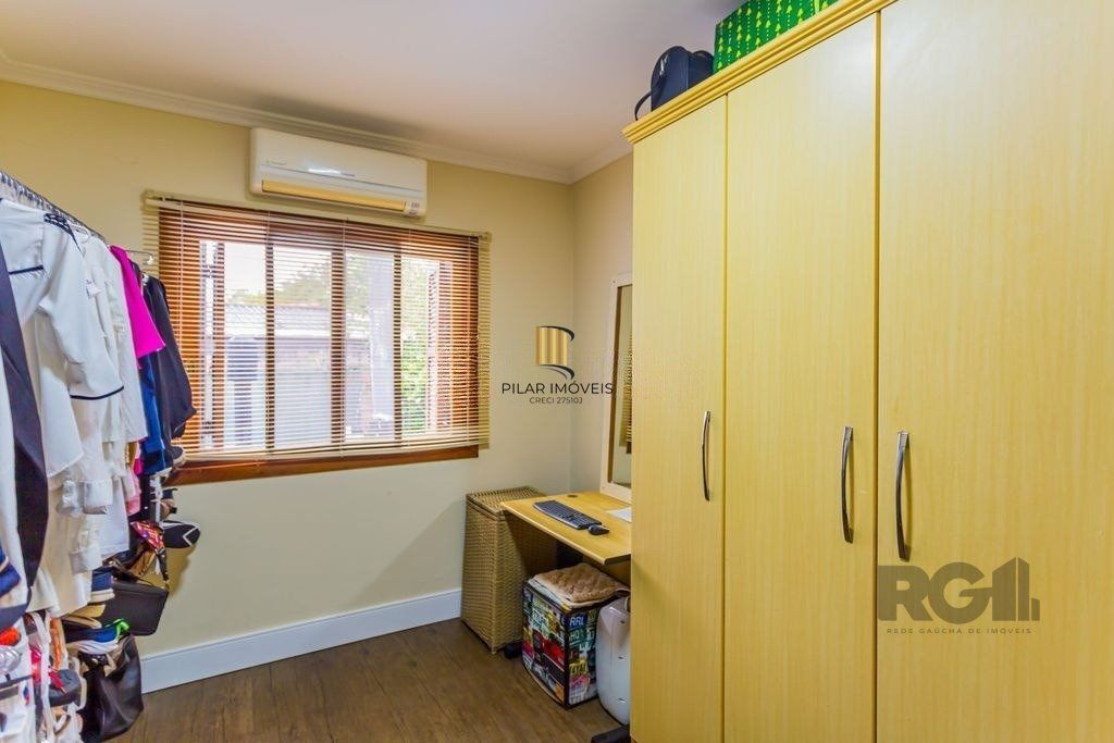 Casa em condomínio de 155m², 3 dormitórios, 4 vagas no bairro Espírito Santo