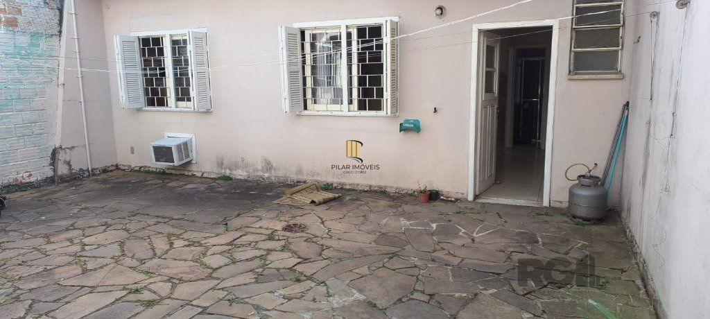 Casa 4 dormitórios no bairro Rubem Berta