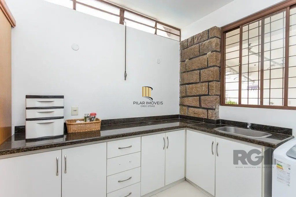 Casa com 3 dormitórios no bairro Jardim Lindóia