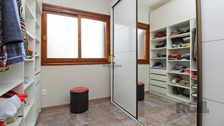 Casa 129m² - 3 dormitórios, 2 vagas no bairro Hípica