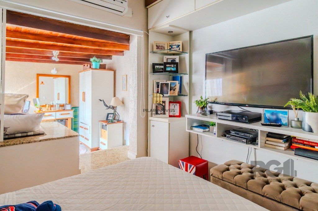 Casa 3 dormitórios no bairro Medianeira