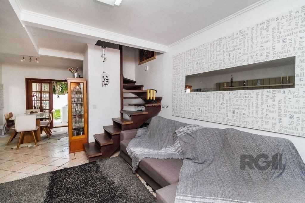 Casa de 117m² - 3 dormitórios e 1 vaga no bairro Hípica