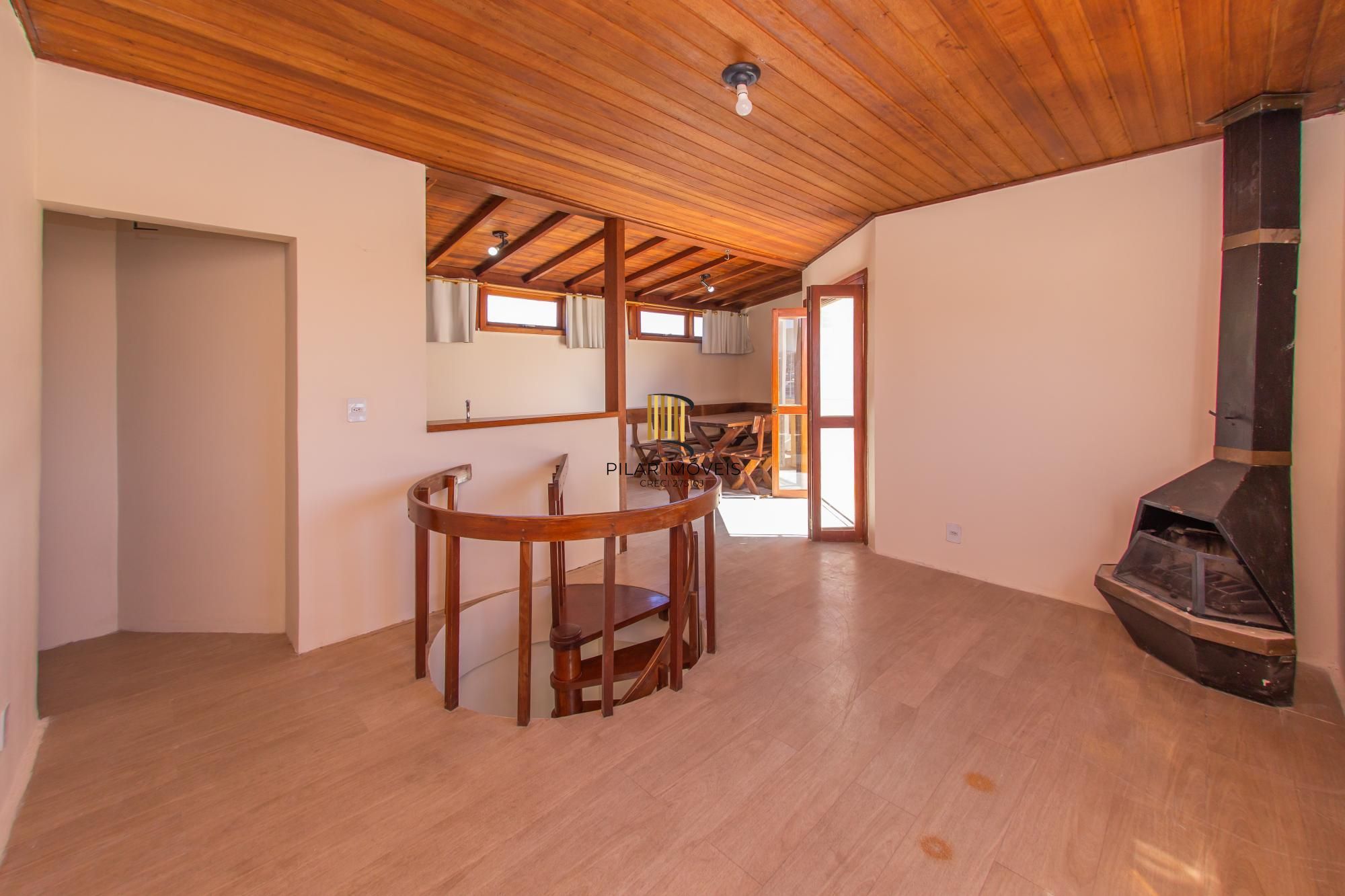 Cobertura de 02 dormitorios no bairro Medianeira- Porto Alegre /RS