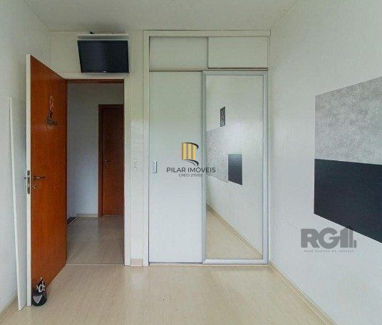 Excelente casa de 157m² com 3 dormitórios, 4 vagas e piscina.