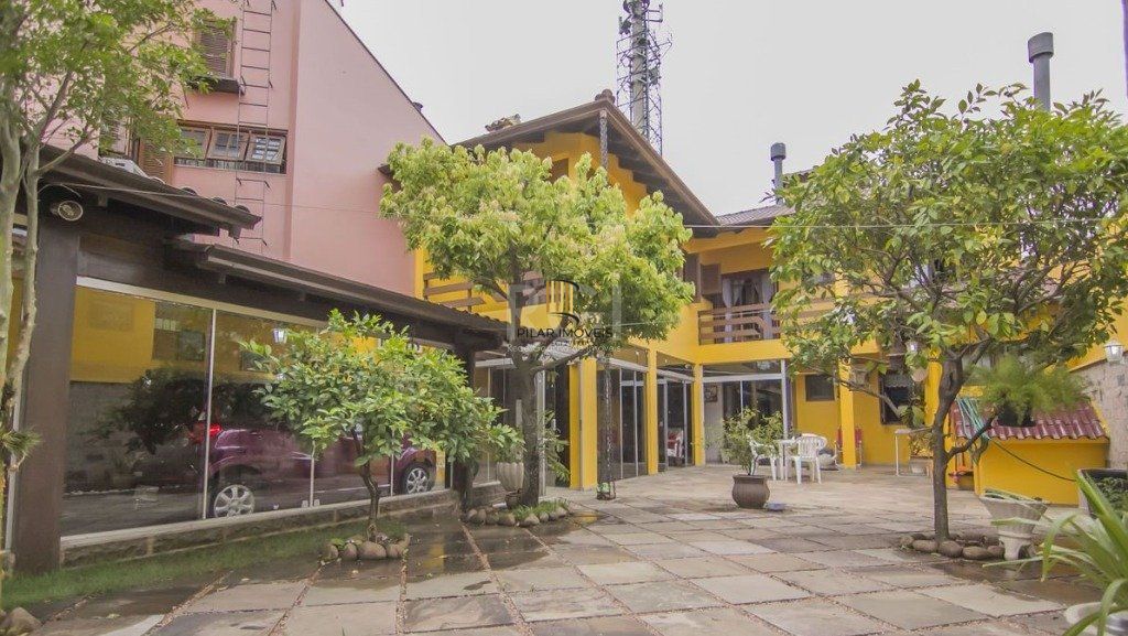 Casa para Venda - 252m², 3 dormitórios, sendo 1 suites, 3 vagas - Parque Santa Fé