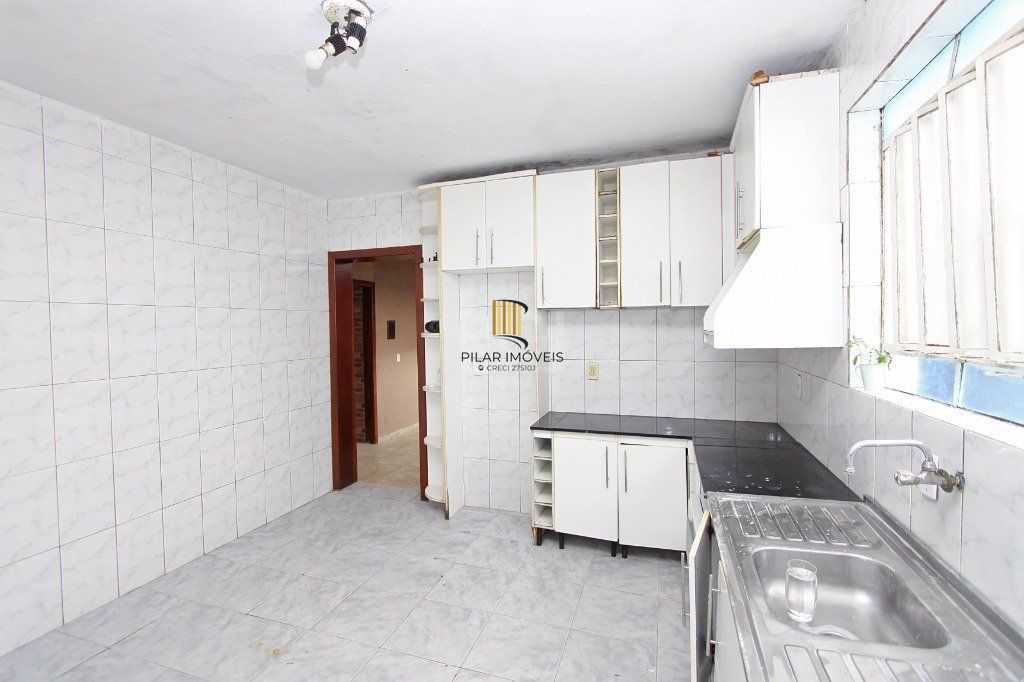 Casa para Locação/Aluguel - 240m², 4 dormitórios, 6 vagas - Nonoai