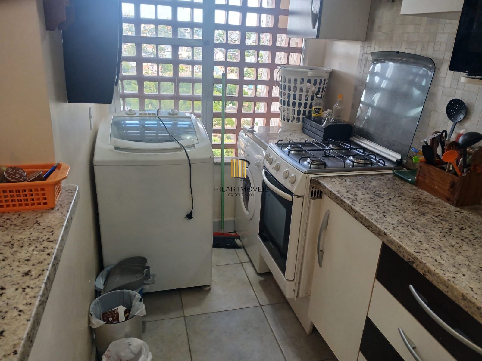 Apartamento de 2 dormitórios com vaga de garagem coberta e escriturada no Bairro Glória – Porto Alegre.