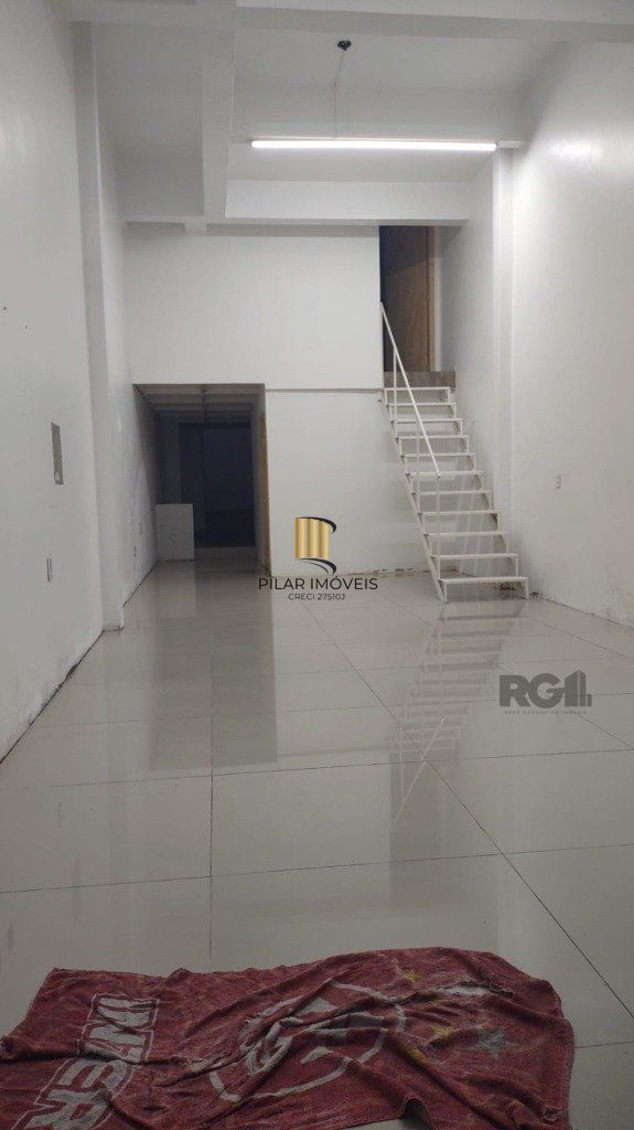 Loja para Venda - 60m², 0 dormitórios, 3 vagas - Petrópolis