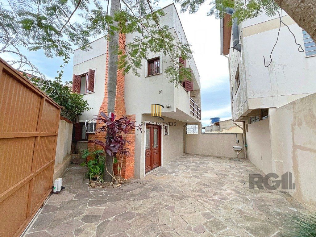Casa 3 dormitórios no bairro Santa Tereza