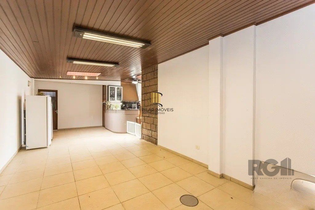 Casa com 3 dormitórios no bairro Jardim Lindóia
