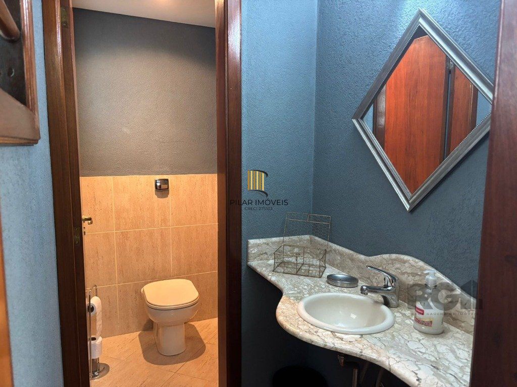 Casa 4 dormitórios no bairro Teresópolis