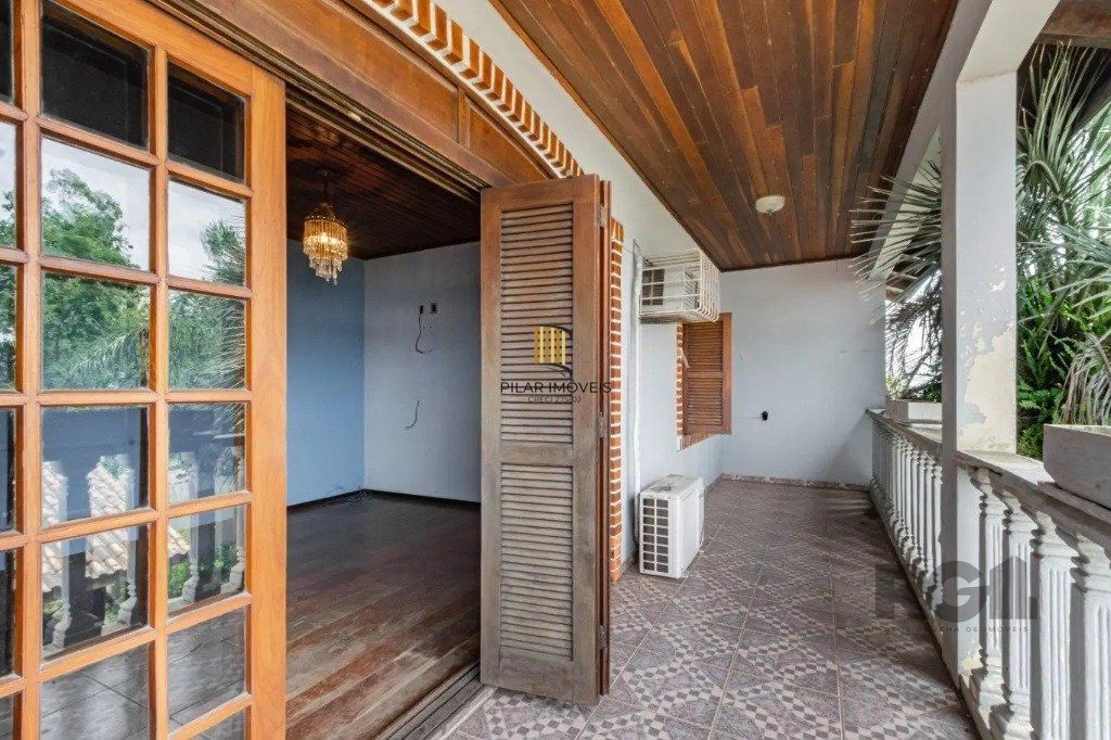 Casa com 3 dormitórios no bairro Passo das Pedras