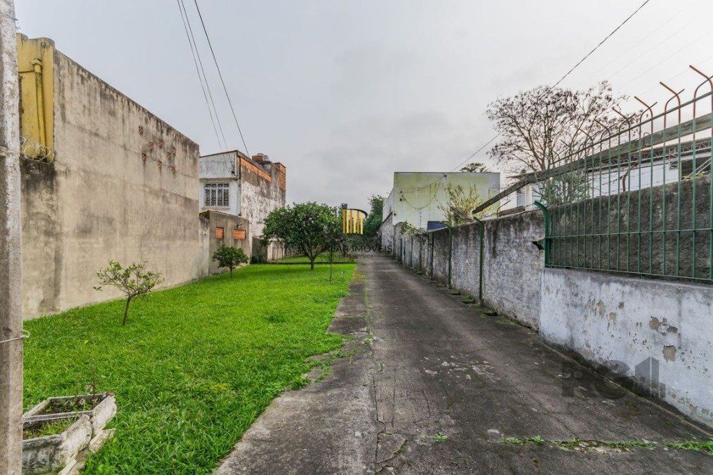 Casa com 2 dormitórios no bairro Vila João Pessoa