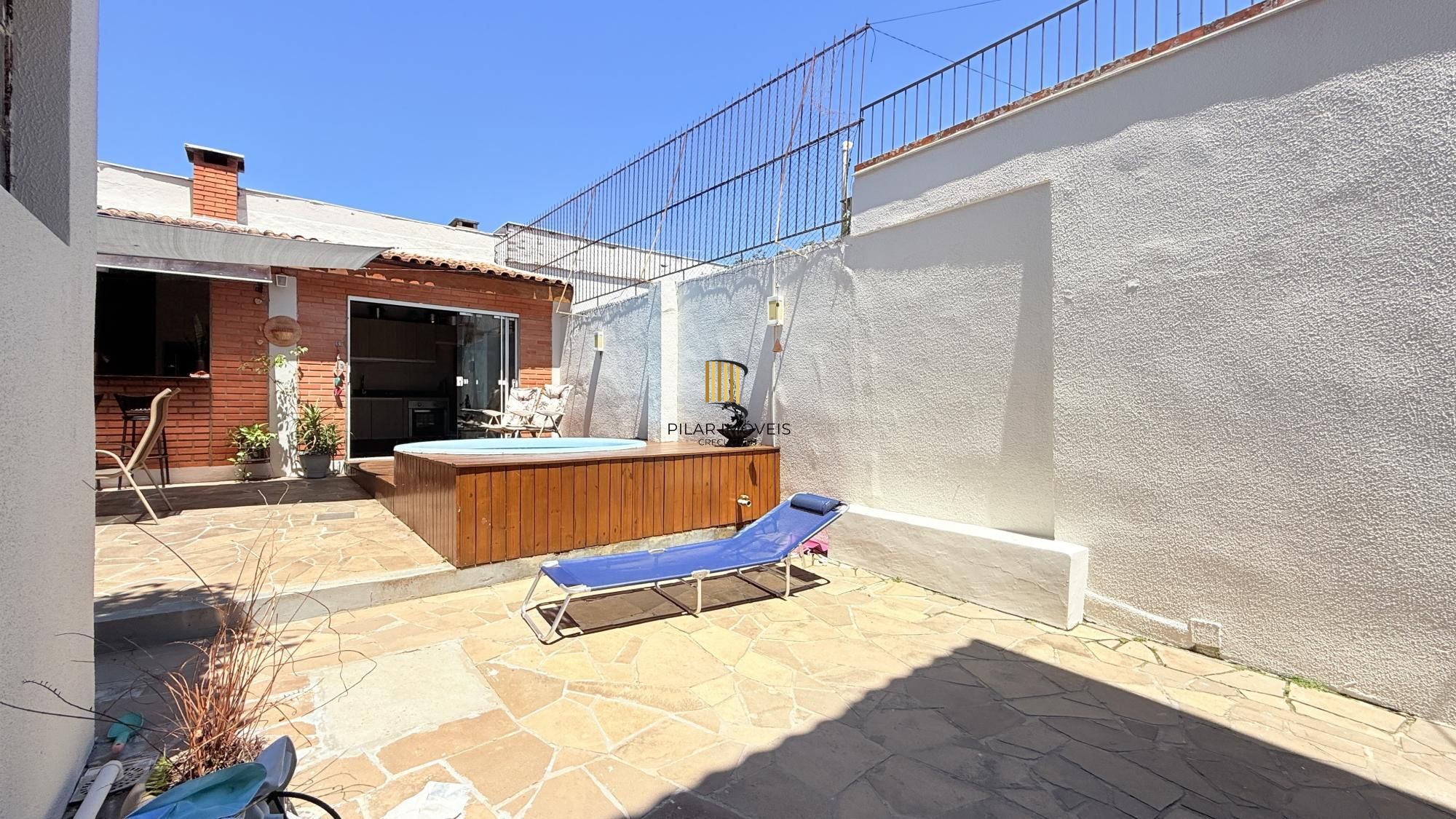 Casa 4 dormitórios no bairro Teresópolis