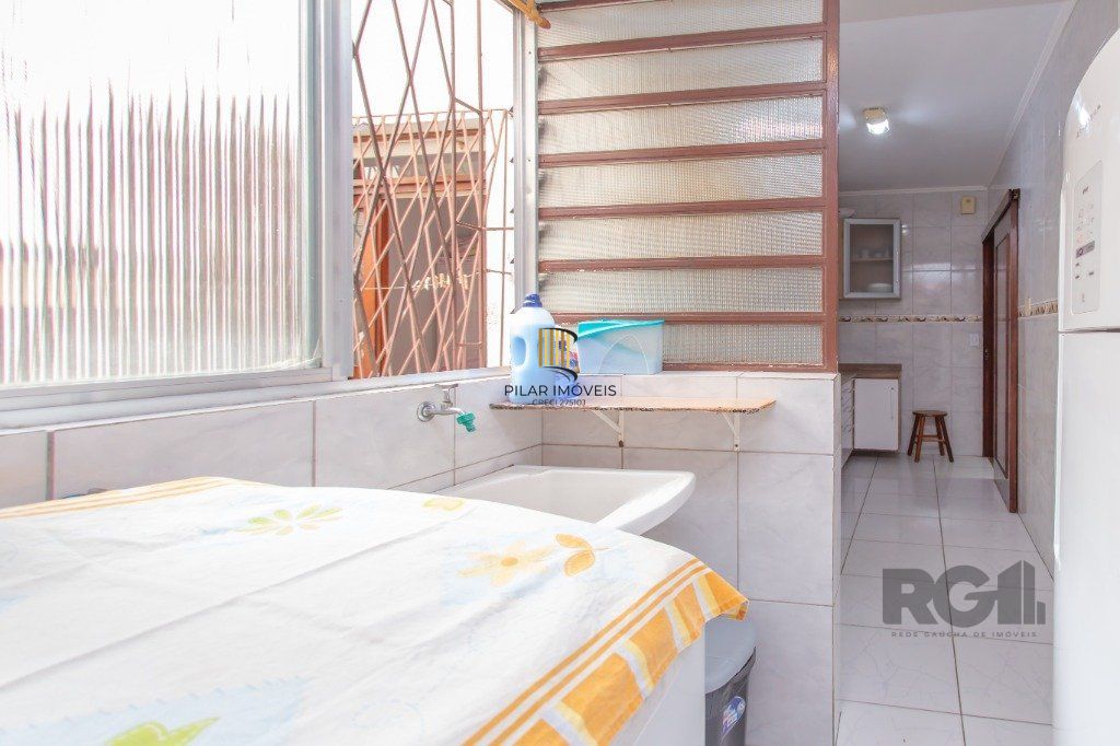 Apartamento 2 dormitórios e 2 banheiros no bairro Santa Cecília