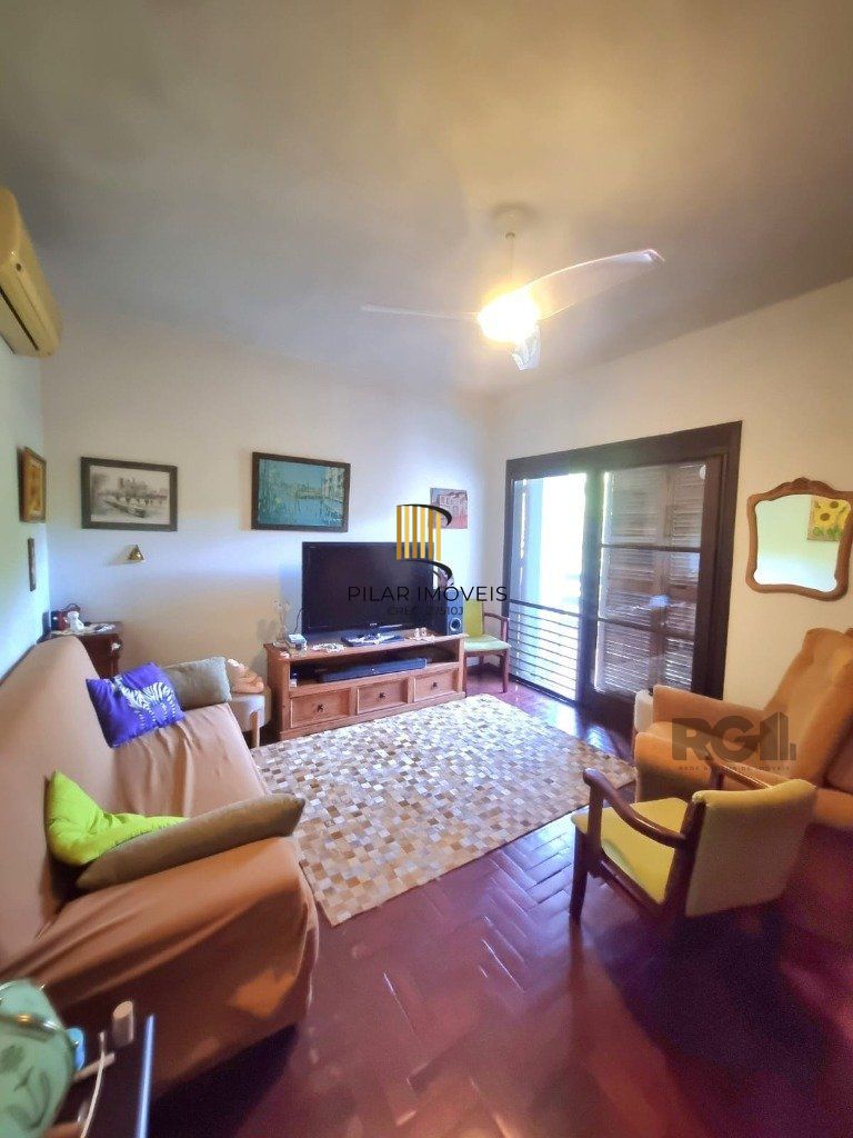 Casa 5 dormitórios no bairro Cavalhada