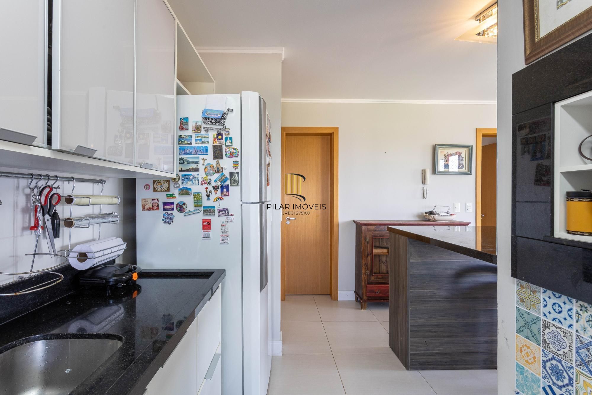 Apartamento à Venda com 2 Dormitórios (1 Suíte) e 2 Vagas Cobertas - Vila Ipiranga, Porto Alegre/RS