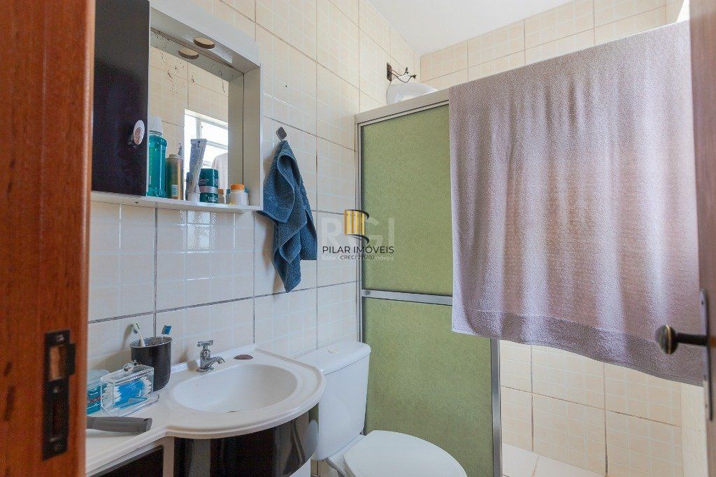 Casa 4 Dormitório(s) Bairro Glória