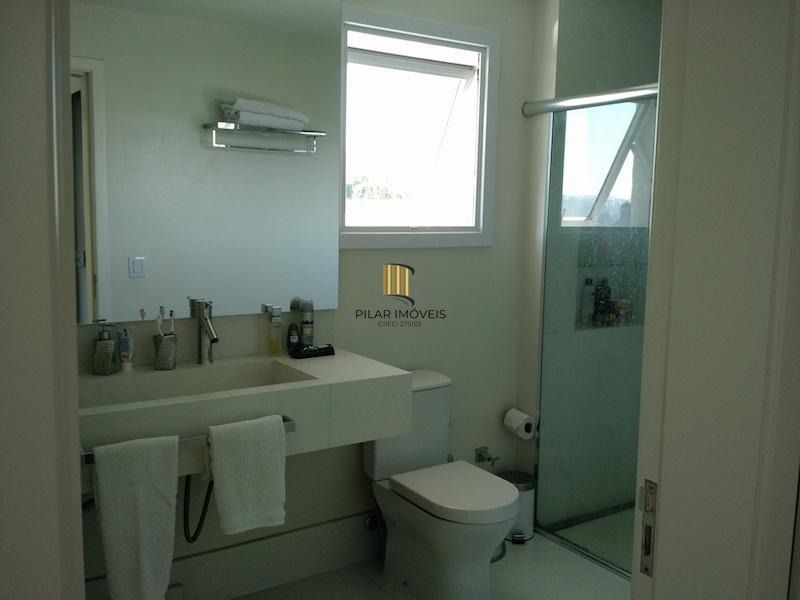 Casa para Venda - 217m², 3 dormitórios, sendo 1 suites, 5 vagas - Teresópolis