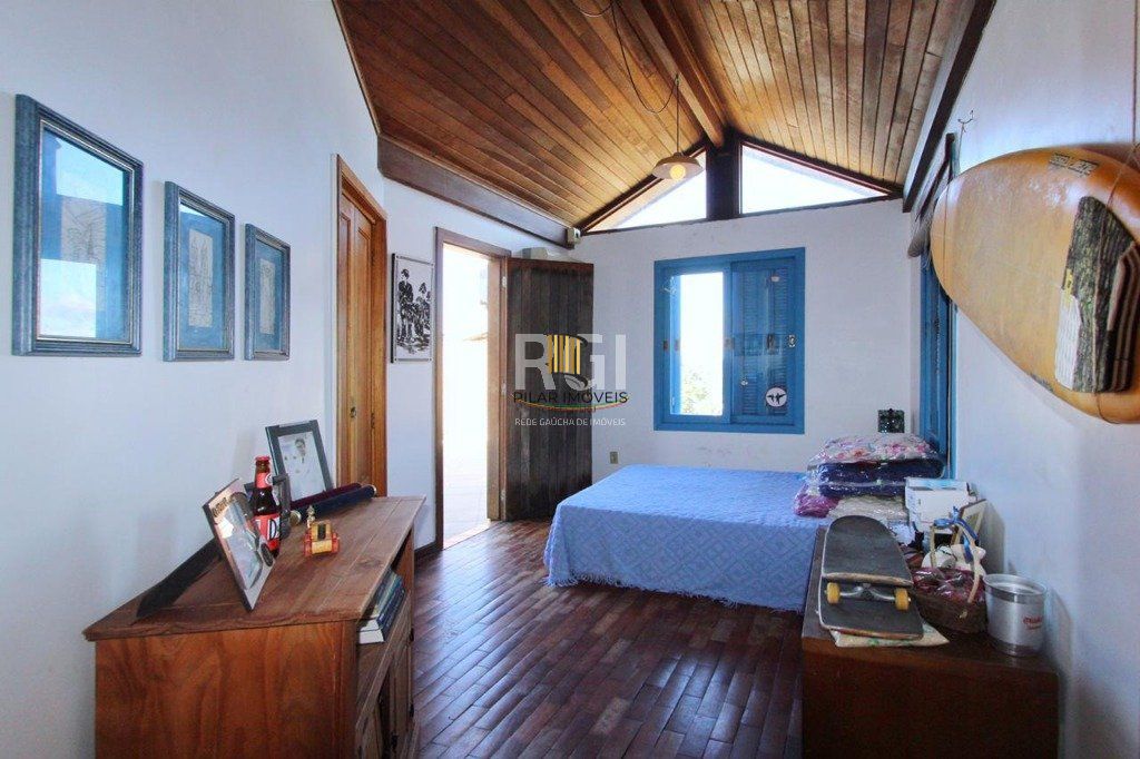 Casa para Venda - 269.06m², 4 dormitórios, sendo 2 suites, 5 vagas - Teresópolis