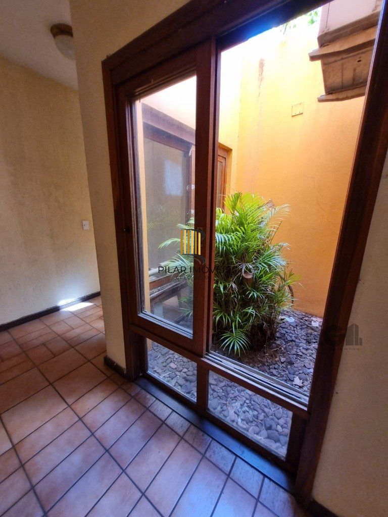 Casa com 5 quartos e espaço gourmet | Próx. à Terceira Perimetral