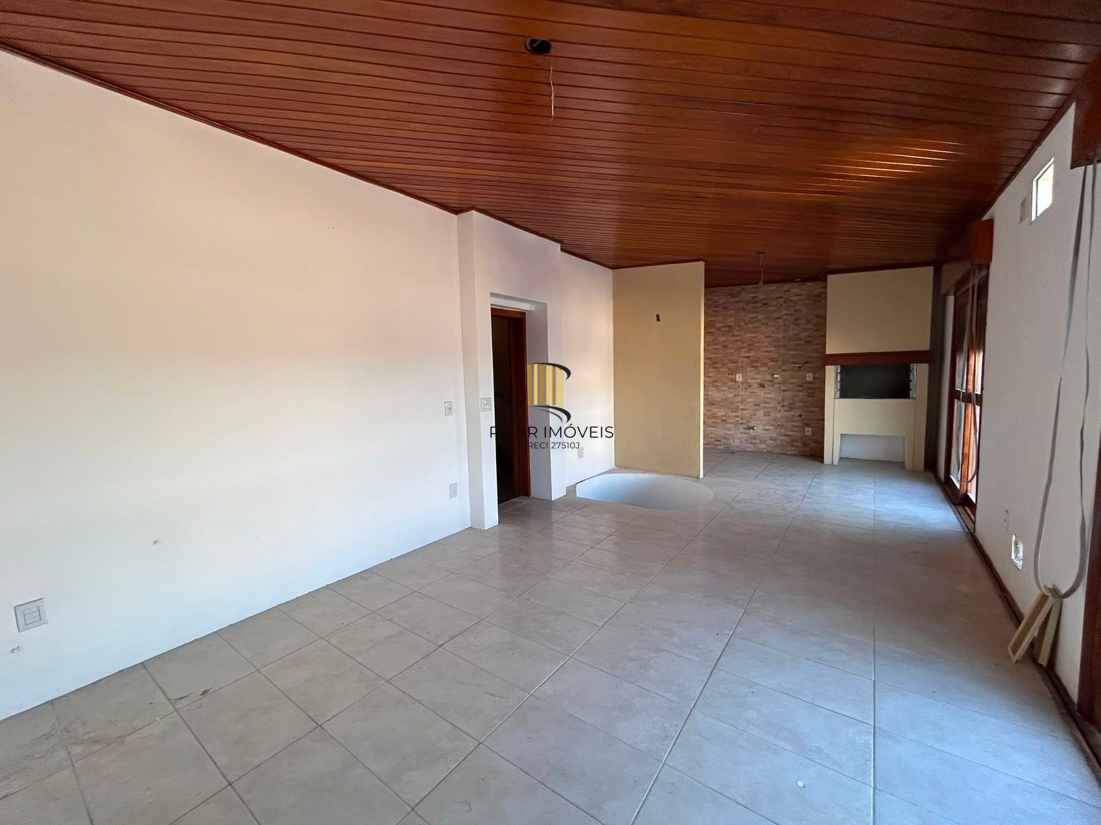 Apartamento 2 dormitórios no bairro Medianeira em Porto Alegre para Alugar