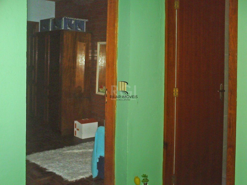 Casa para Venda - 140m², 3 dormitórios, sendo 1 suites, 2 vagas - Morro Santana