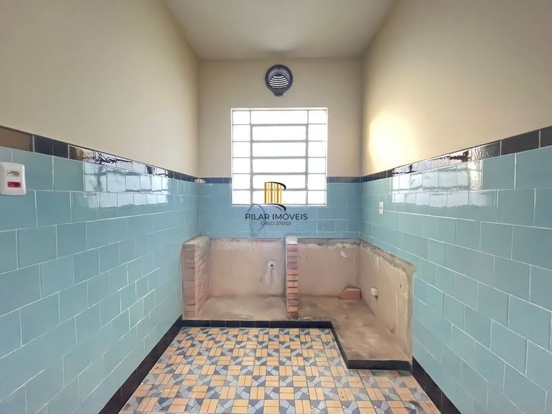 Casa 4 dormitórios no bairro Rio Branco em Porto Alegre para Alugar