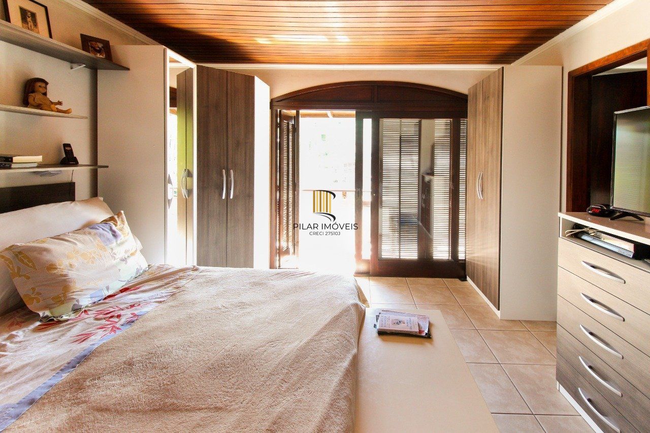 Casa com 6 dormitórios à Venda no Bairro Jardim Carvalho, Porto Alegre