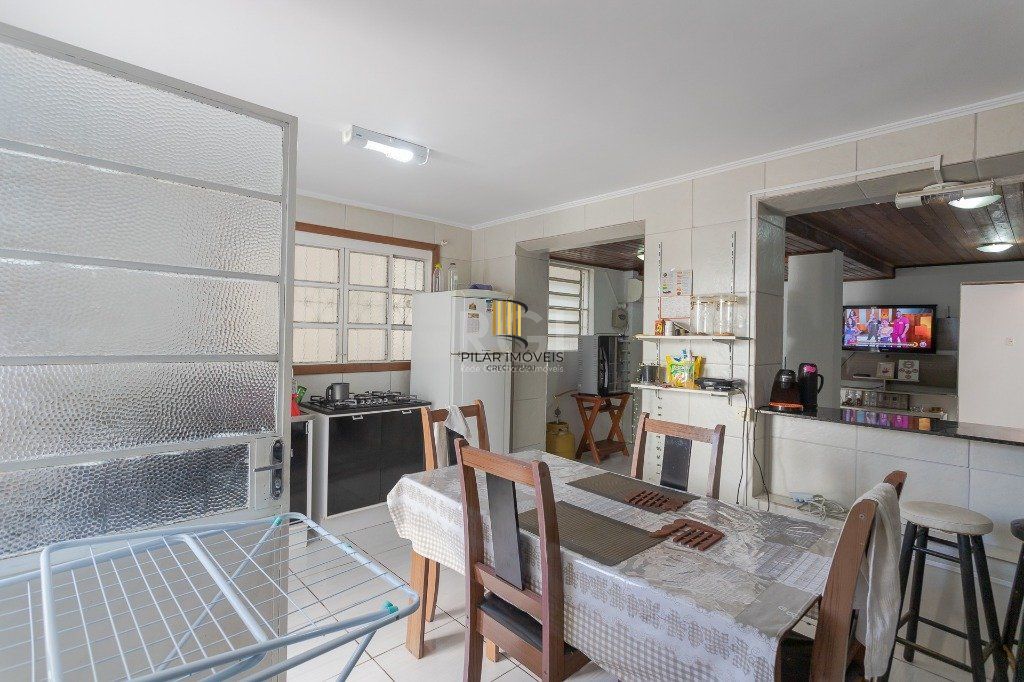 Casa 4 Dormitório(s) Bairro Glória