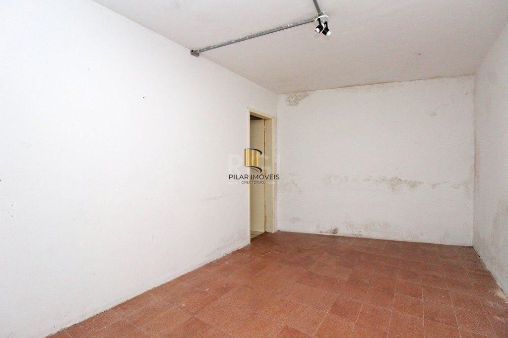 Casa para Venda - 840m², 7 dormitórios, sendo 3 suites, 8 vagas - Medianeira