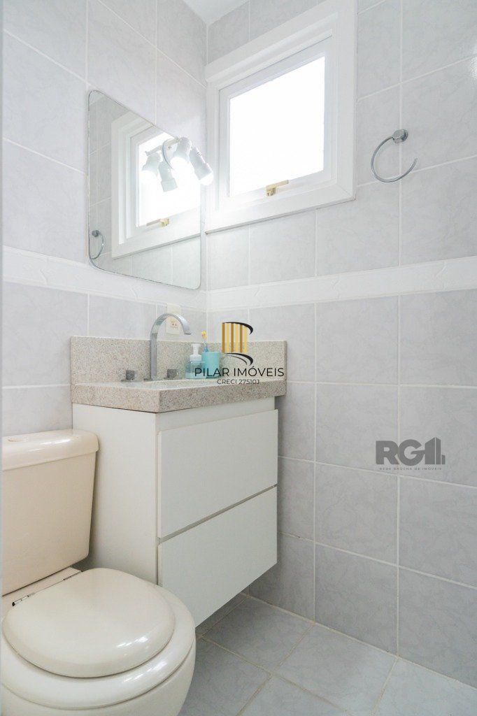 Casa em condomínio de 127m² no bairro Teresópolis