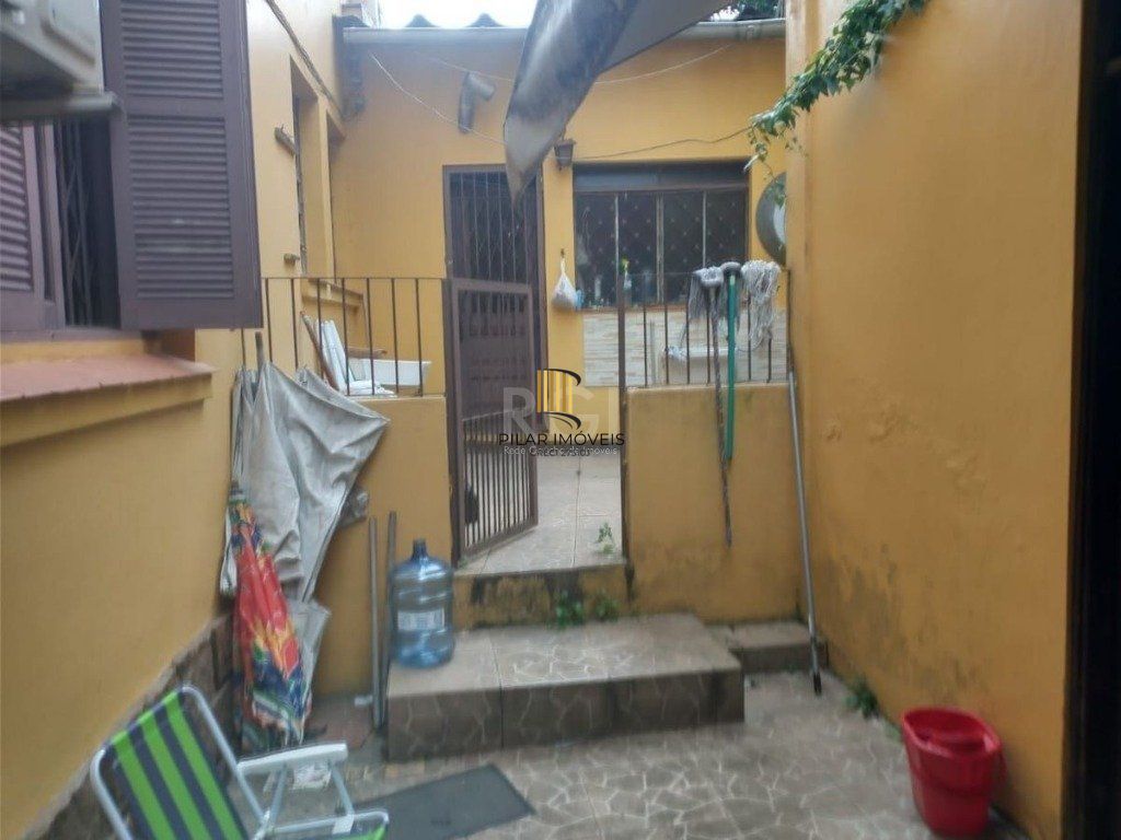 Casa para Venda - 220m², 3 dormitórios, 4 vagas - Teresópolis