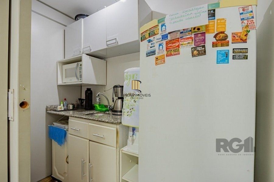 Excelente cobertura comercial de 79m² com 2 banheiros.