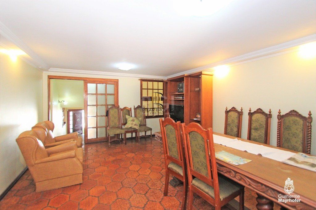 Casa para Venda - 326m², 3 dormitórios, sendo 3 suites, 4 vagas - Glória