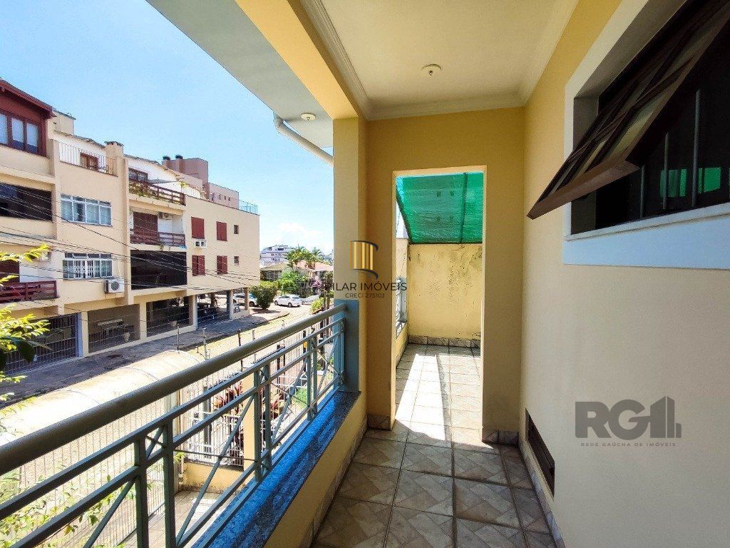 Excelente casa de 230m² com 4 dormitórios e 3 vagas.