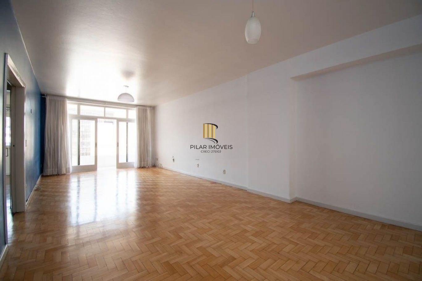 Apartamento de 3 dormitórios à venda no Bairro Centro Histórico, Porto Alegre.