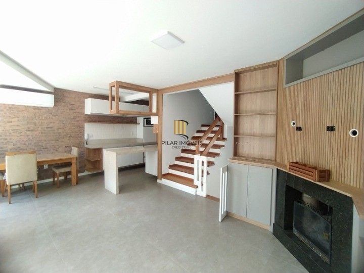 Casa de Condomínio 3 dormitórios no bairro Cristal